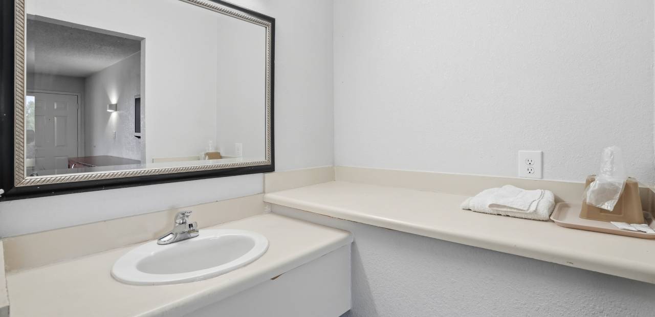 est budget hotel accommodation in Jonesboro, GA
